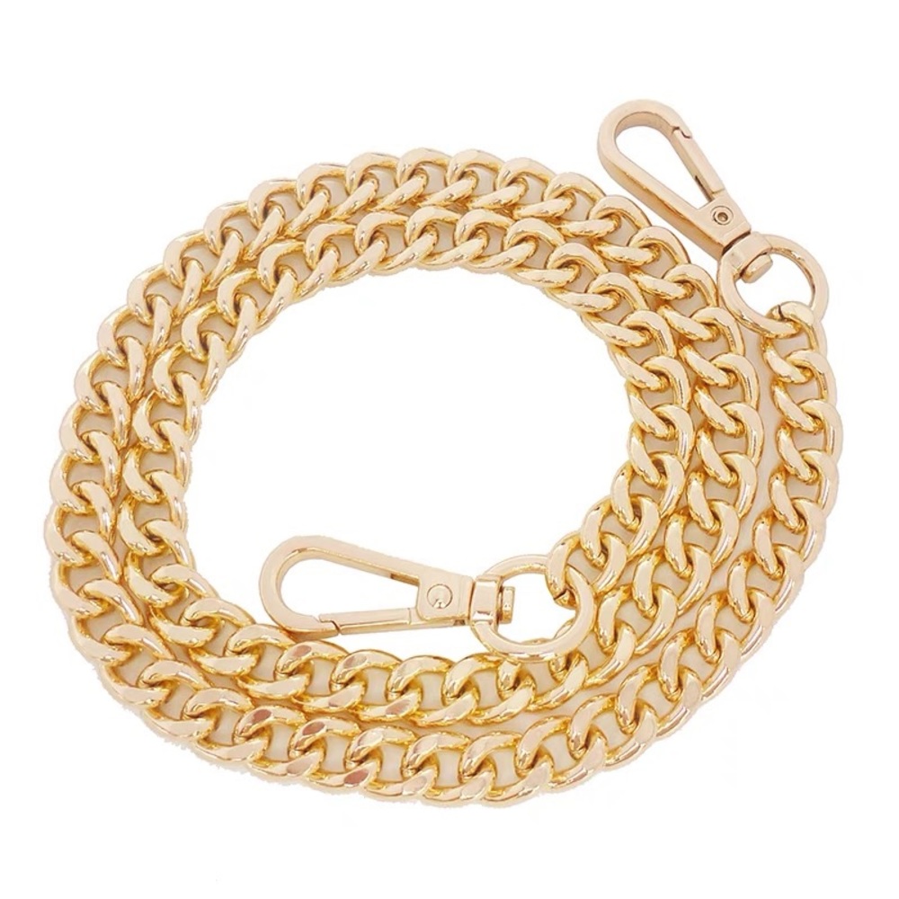 Crossbody Bag gold color chain